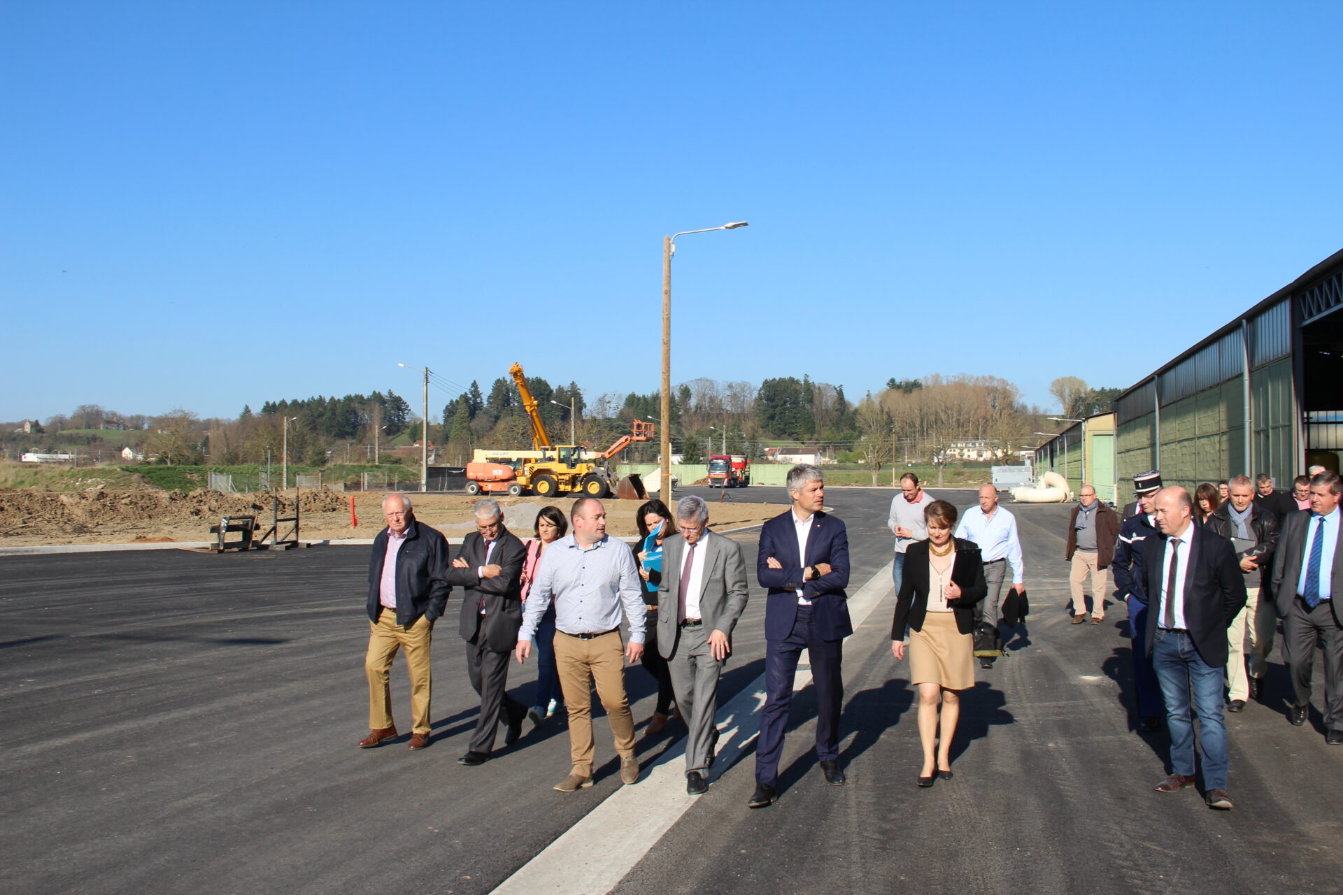 Laurent Wauquiez visite l’EcoCentre de Varennes sur Allier