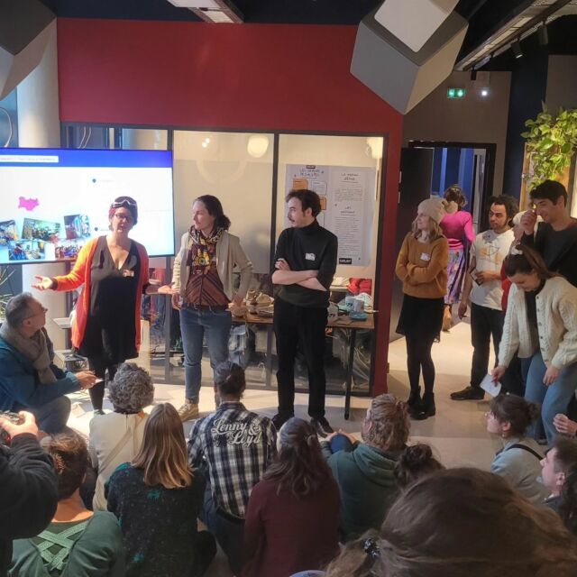 C'est le début du séminaire de RELIEF le Réseau des tiers-lieux AURA. C'est partit pour 2 jours passionnants et souriants. Merci à o79 de nous accueillir.
